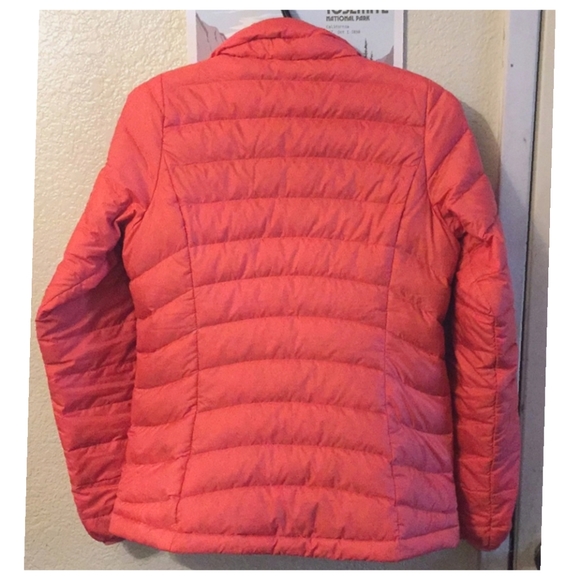 • SOLD • 💗 Patagonia Nano Jacket (Down) - Picture 3 of 8
